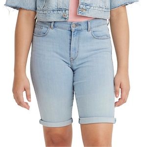 women's Levi's Bermuda shorts